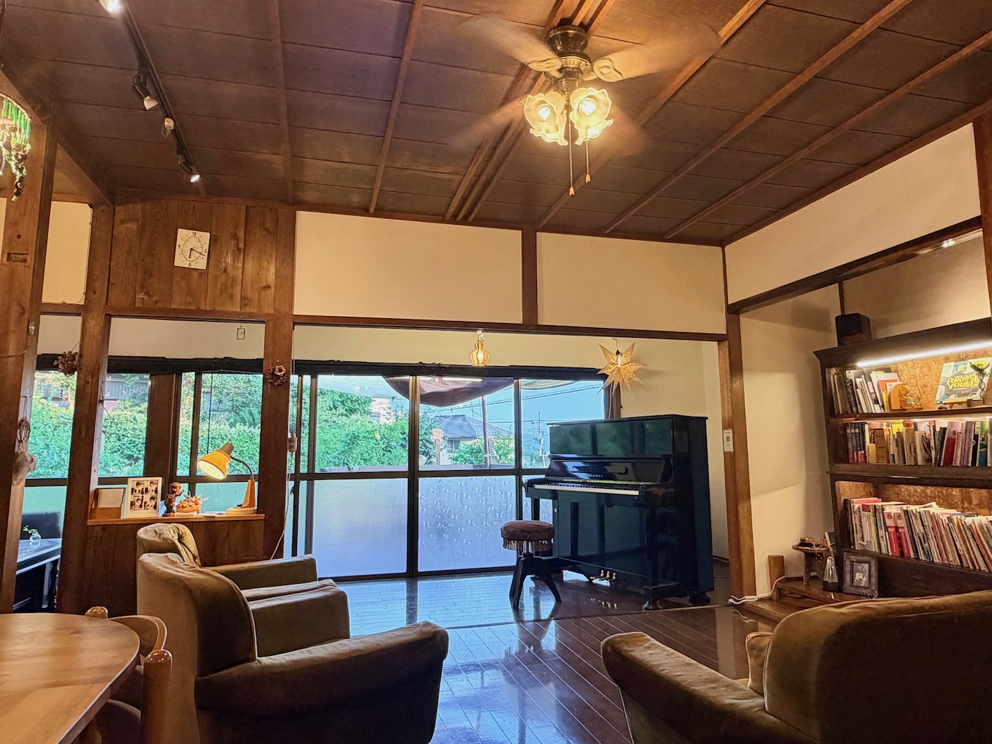 てれやカフェ